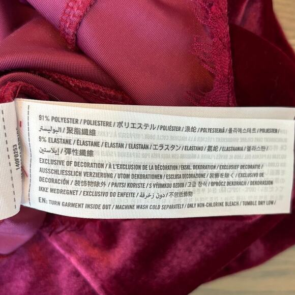 Abercrombie & Fitch Whimsigoth 90's Velvet Cropped Cami Tank Size Medium - Picture 8 of 8